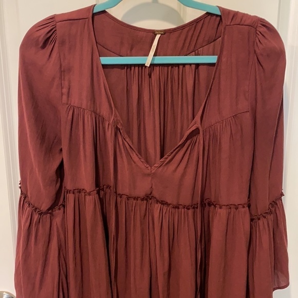 Free People Tiered Flowy Peasant Style Burgundy Blouse EUC - Picture 4 of 12